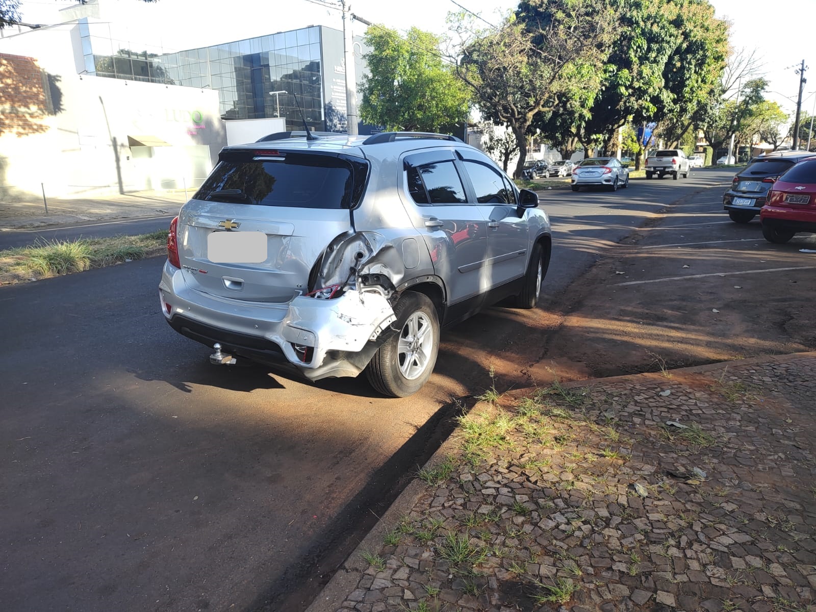 O motociclista bateu na traseira do veículo  